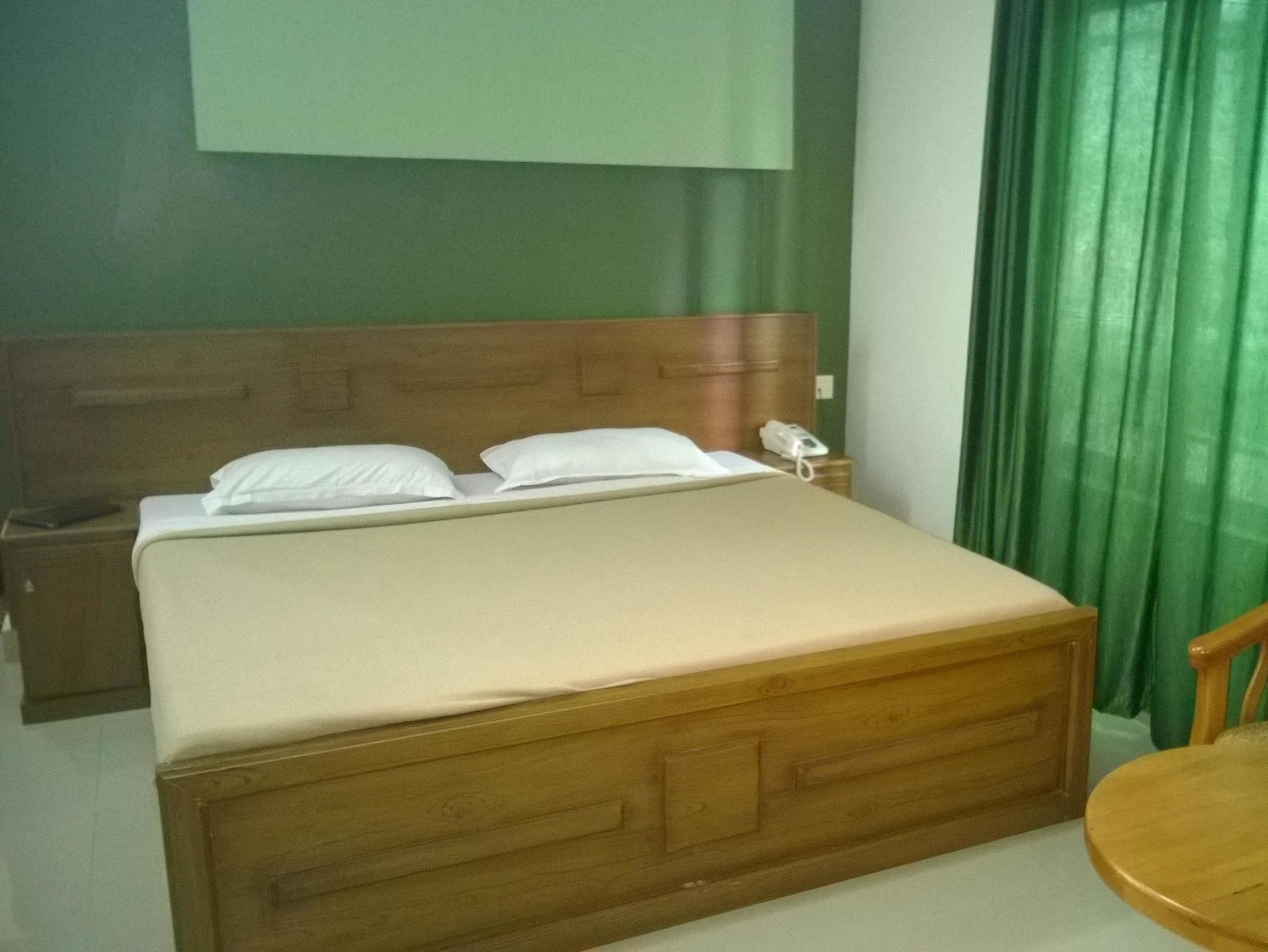 Hotel Madikeri Heritage Bagian luar foto