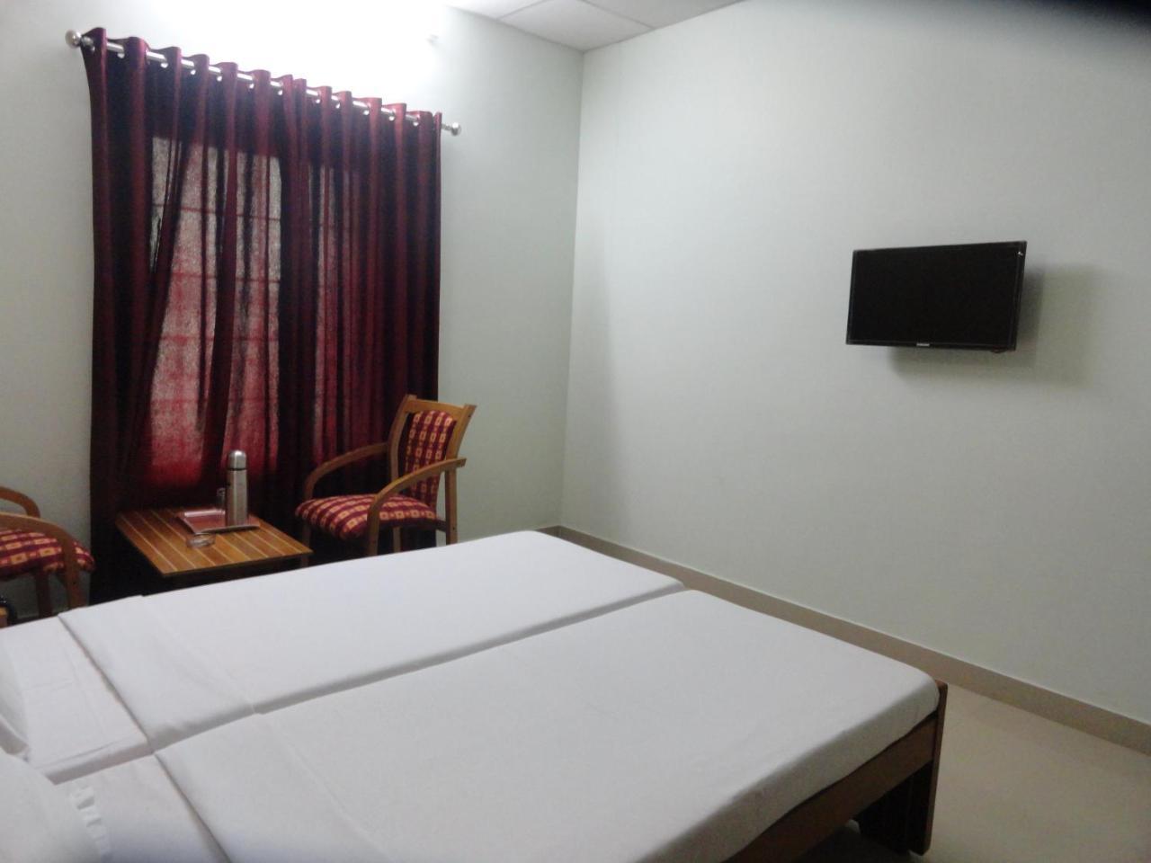 Hotel Madikeri Heritage Bagian luar foto