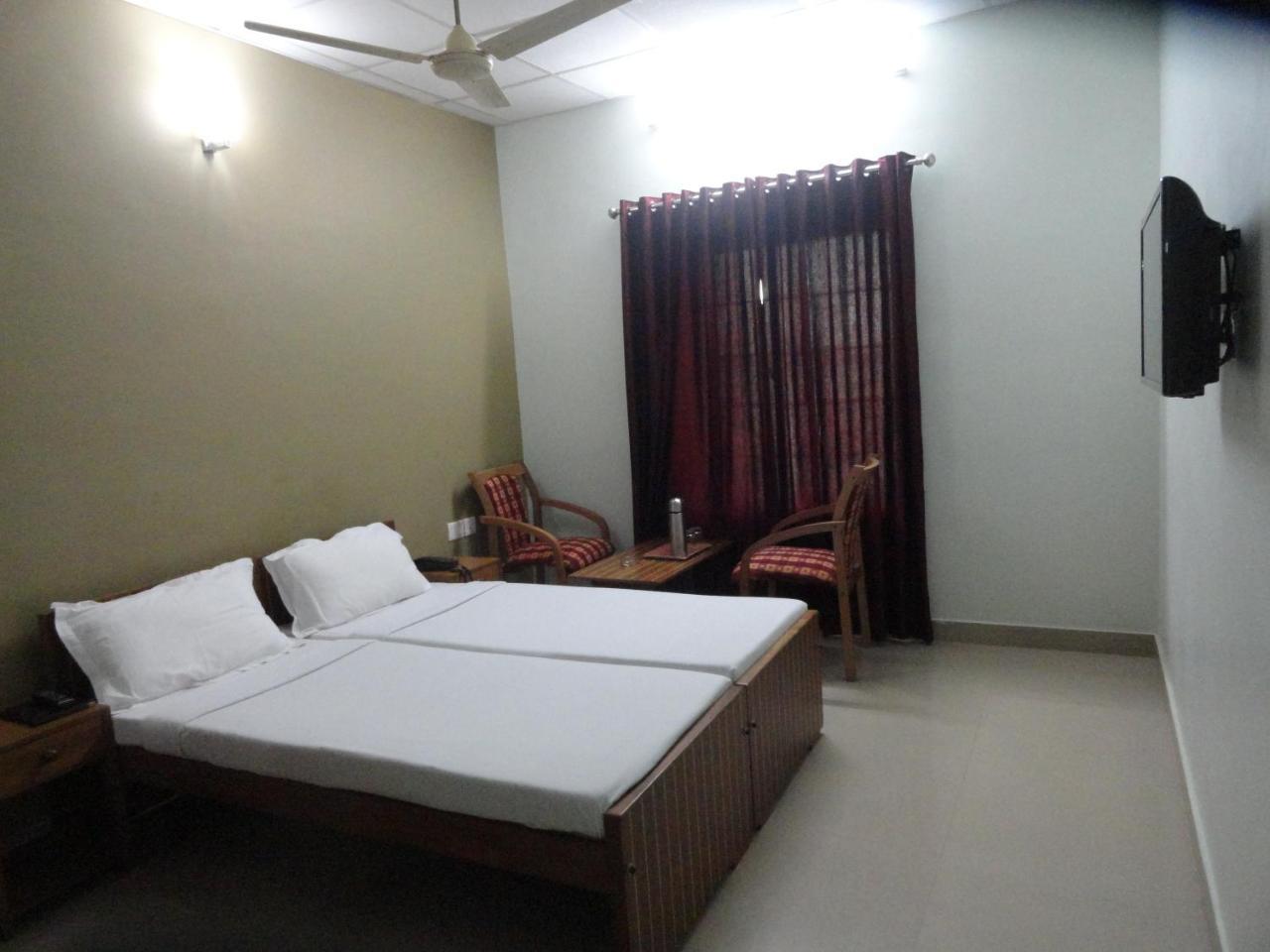 Hotel Madikeri Heritage Bagian luar foto