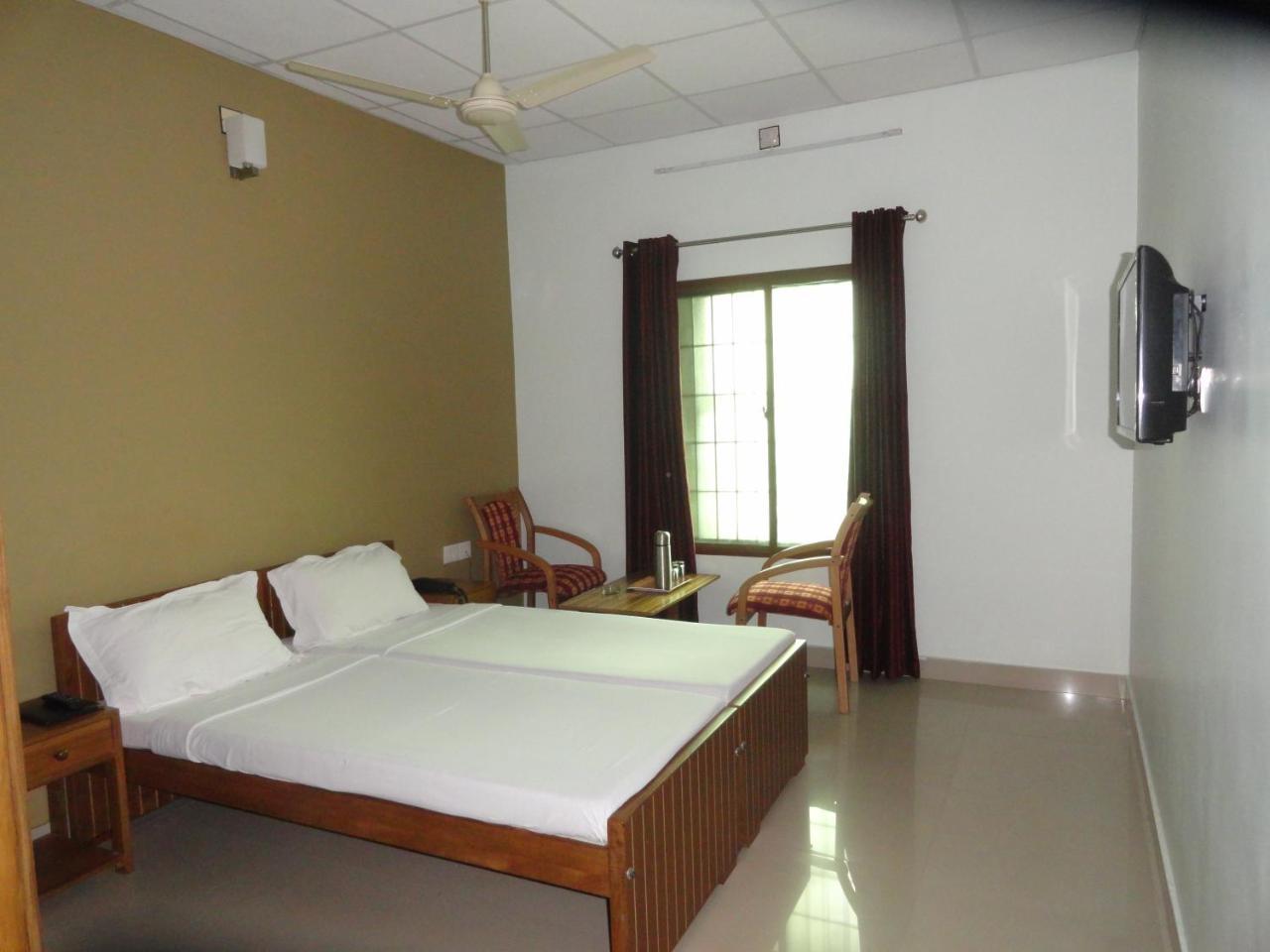 Hotel Madikeri Heritage Bagian luar foto