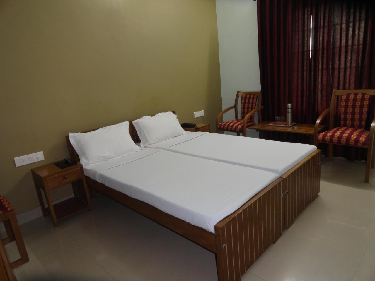 Hotel Madikeri Heritage Bagian luar foto